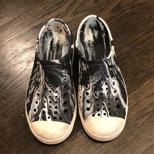 Kids black and white natives.